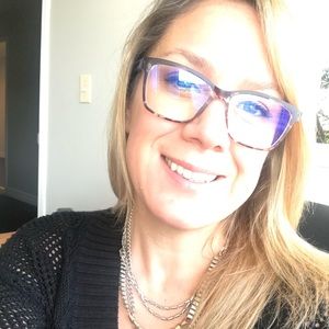 Meet your Posher, Deserie